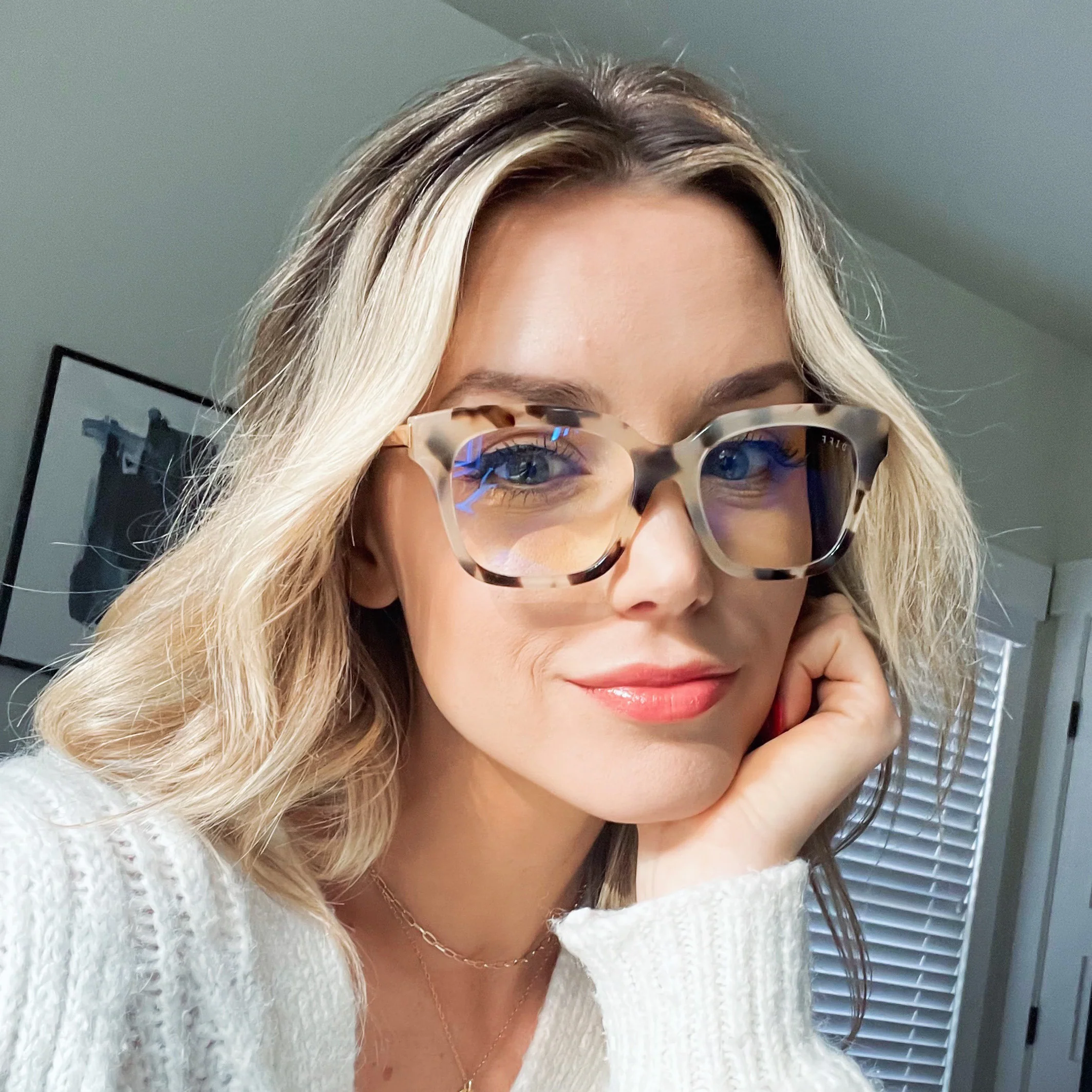 BELLA XS - AMBER TORTOISE + BLUE LIGHT TECHNOLOGY GLASSES - Image 10